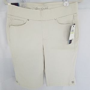NWT Gloria Vanderbilt Vanilla Avery Shorts Sz 4